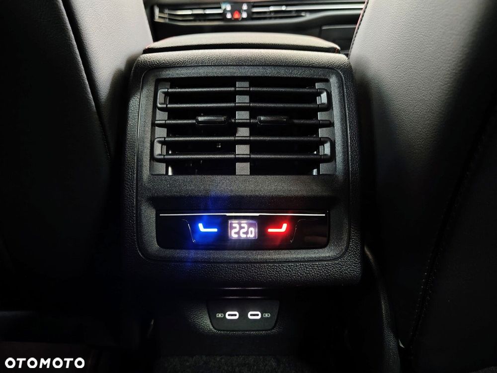 Volkswagen Golf - 33