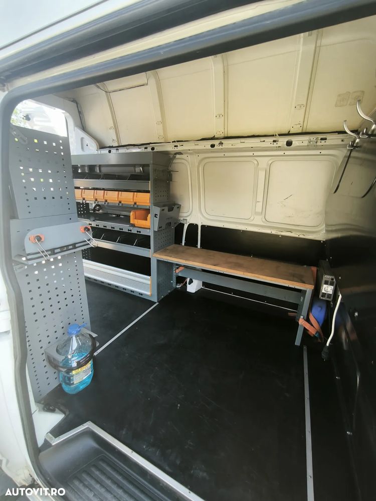 Volkswagen Transporter - 11