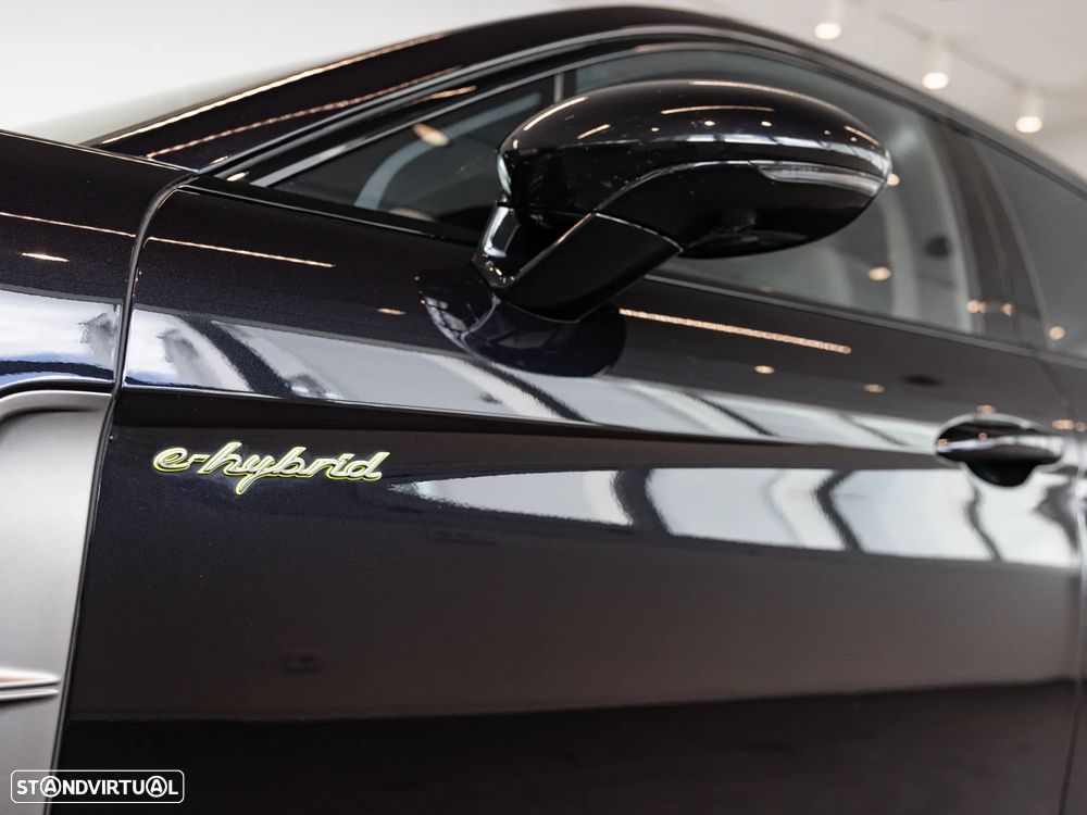 Porsche Panamera 4 E-Hybrid Platinum Edition - 16