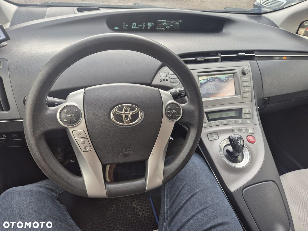 Toyota Prius 1.8 HSD Premium - 15