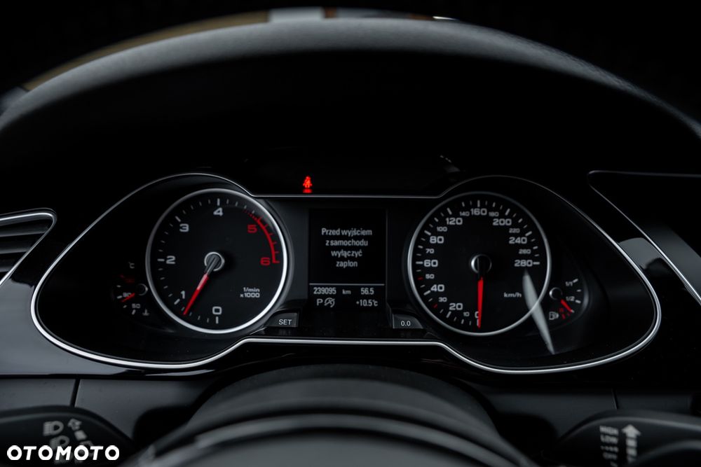 Audi A4 Avant 3.0 TDI DPF quattro S tronic S line Sportpaket - 28