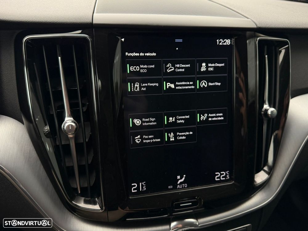 Volvo XC 60 2.0 D4 Momentum Geartronic - 34