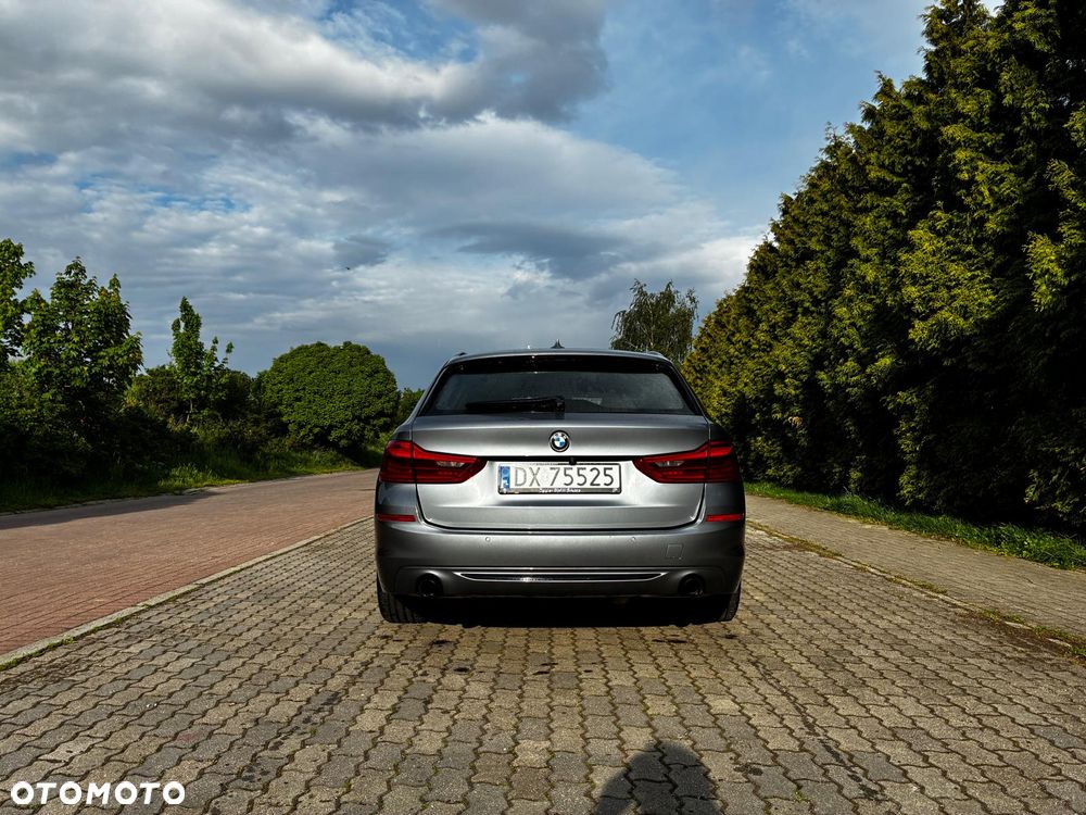 BMW Seria 5 520d Sport Line - 6
