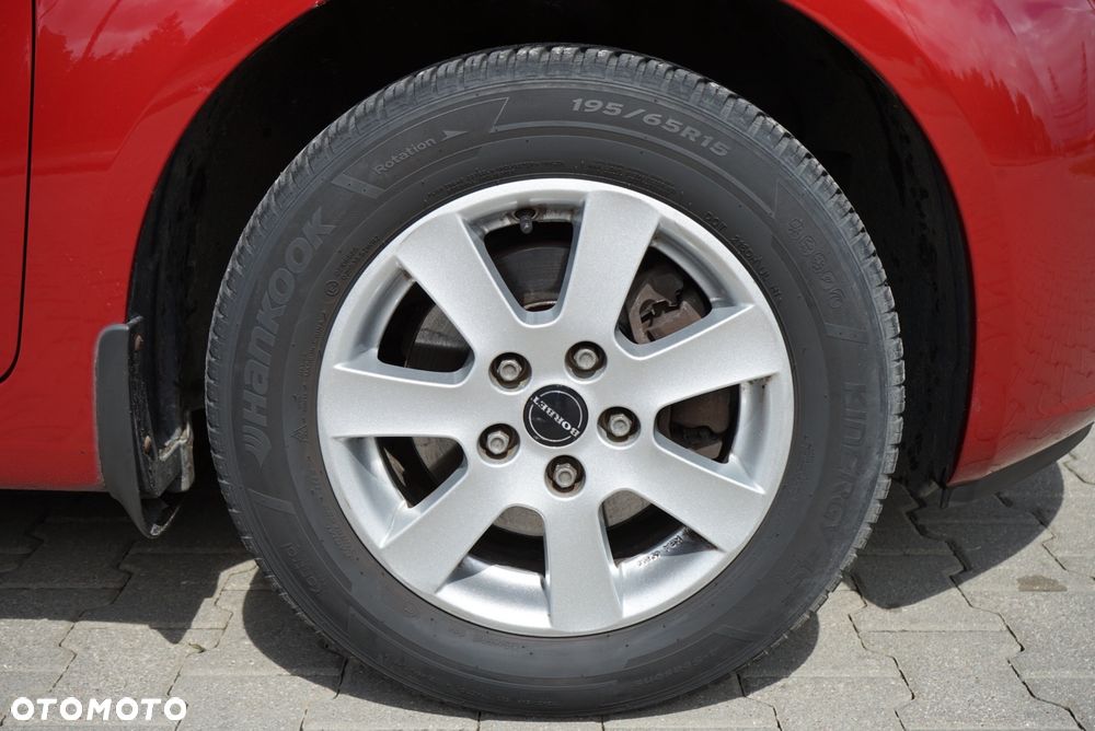 Kia Venga - 15