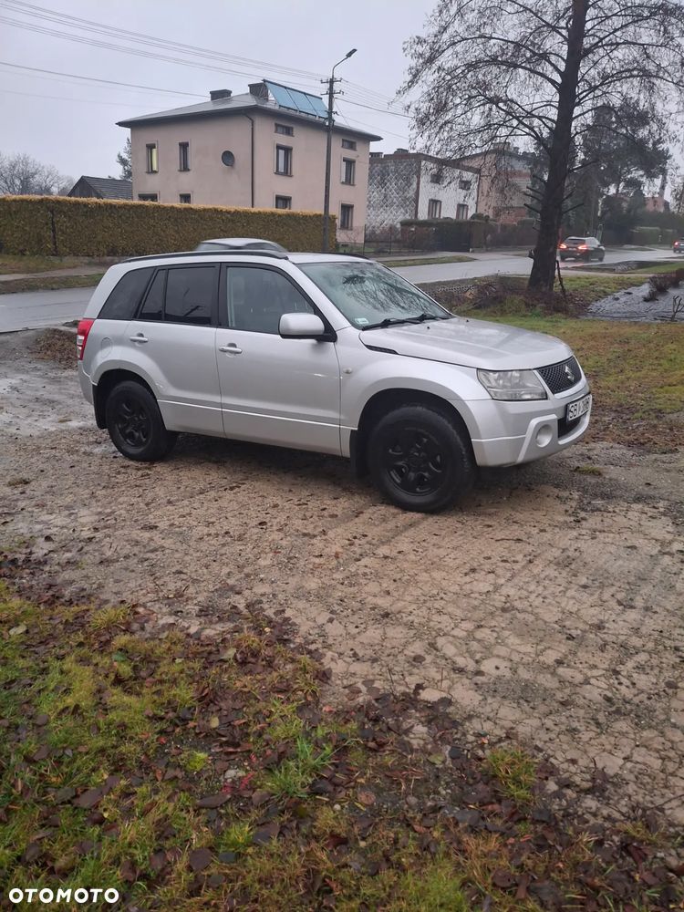 Suzuki Grand Vitara 2.0 - 3