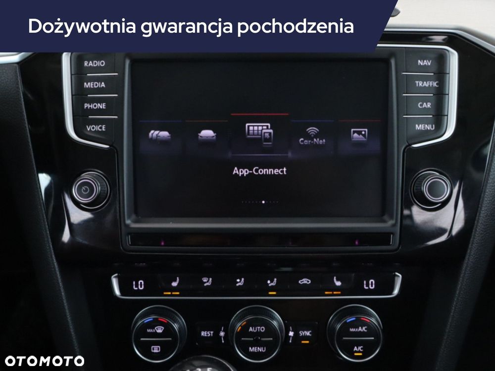 Volkswagen Passat - 21