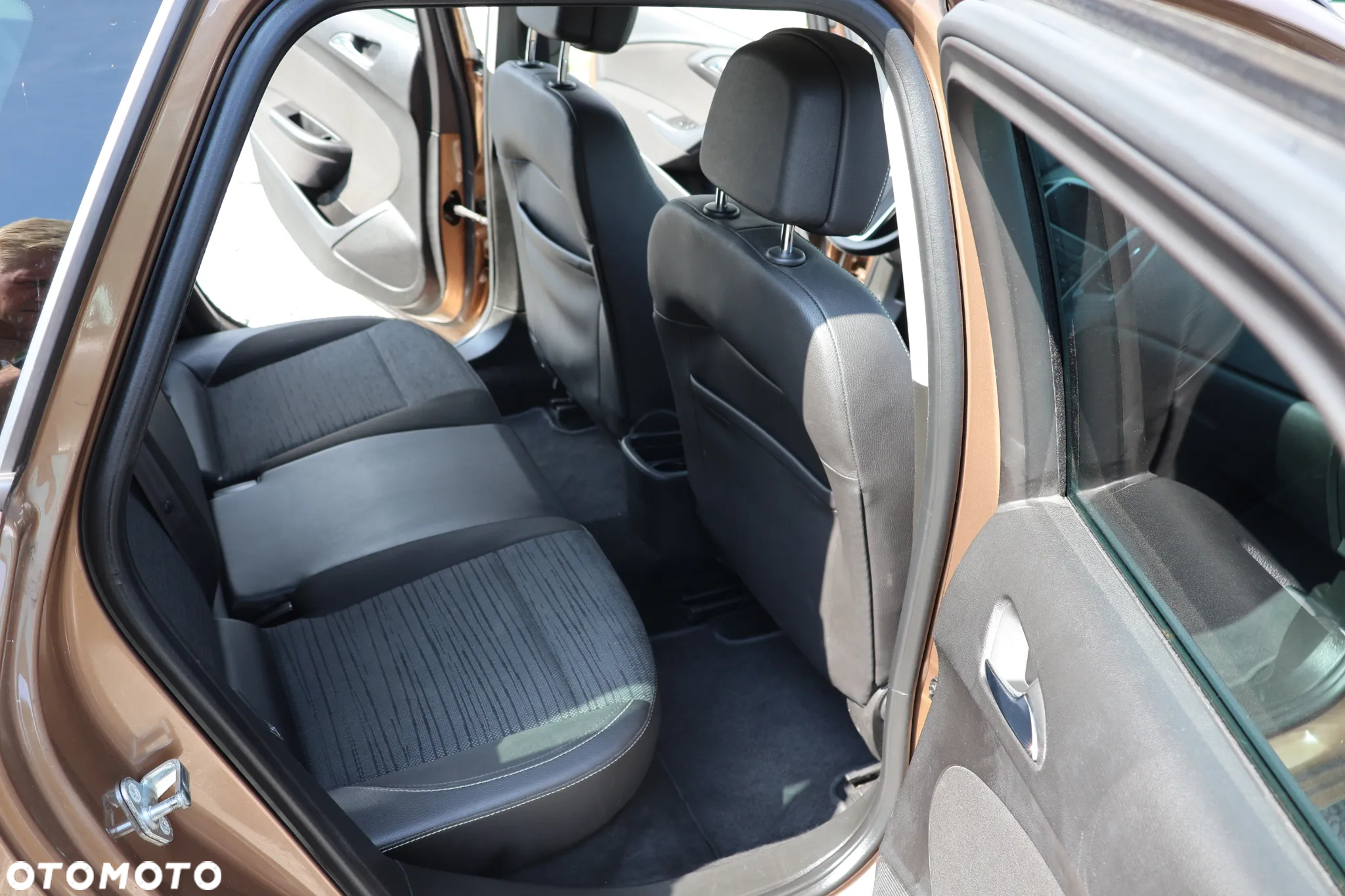 Opel Astra 1.4 Turbo Sports Tourer Exklusiv - 9