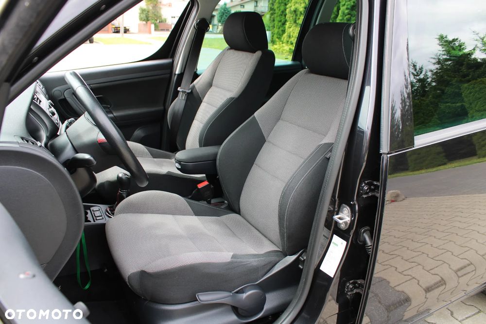 Skoda Roomster 1.6 TDI DPF Noire - 24