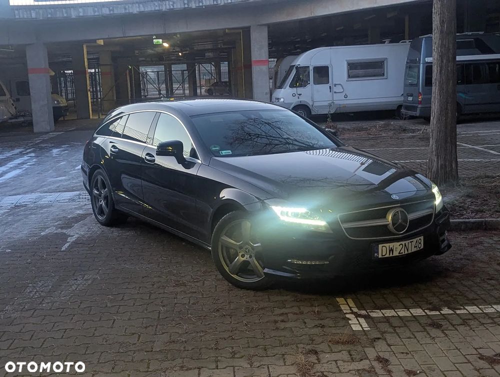 Mercedes-Benz CLS 350 CDI 4-Matic BlueEff - 24