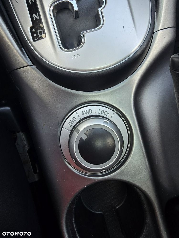 Mitsubishi Outlander - 26