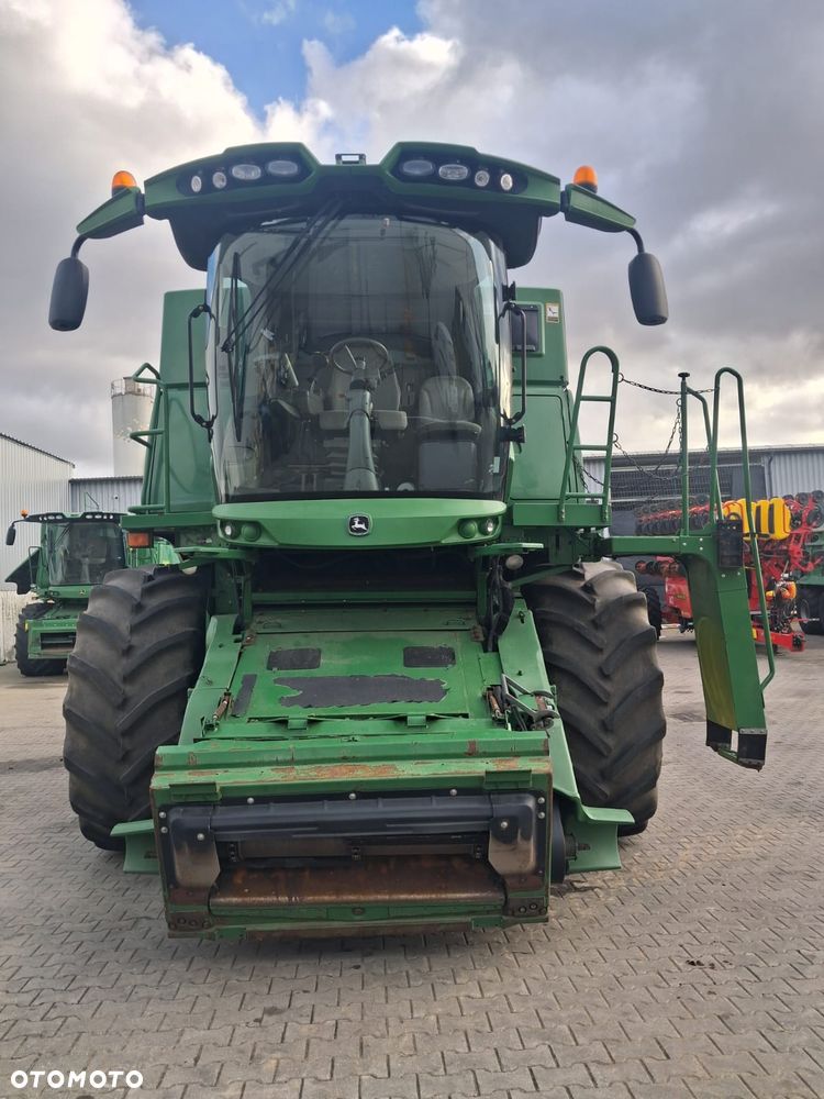 John Deere S690 - 2