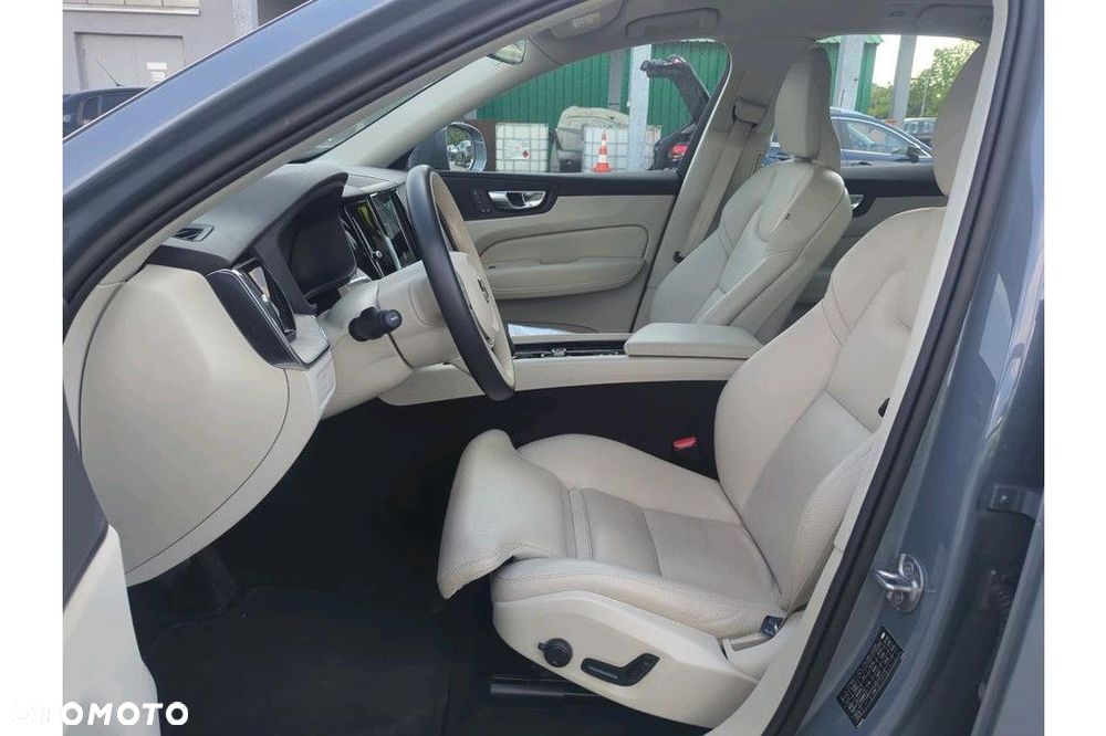 Volvo XC 60 B4 D AWD Plus Bright - 5