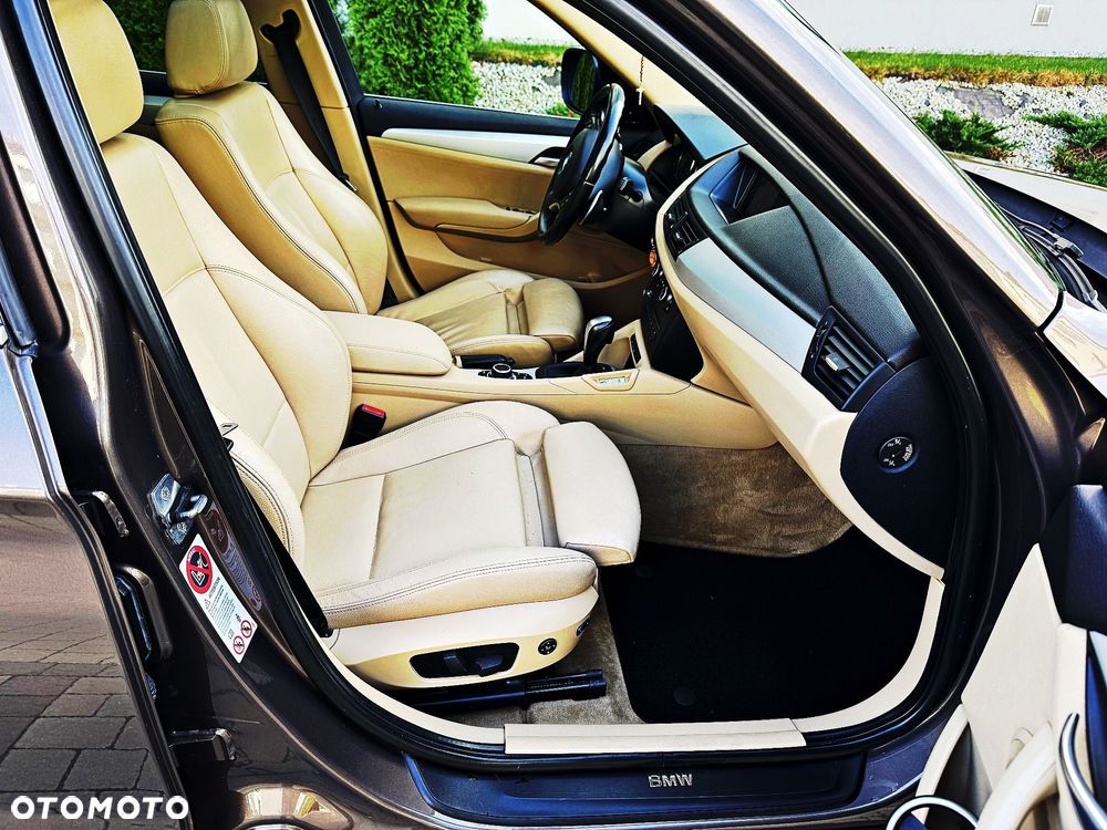 BMW X1 xDrive23d - 36