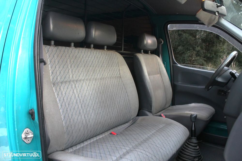 Toyota HIACE - 16