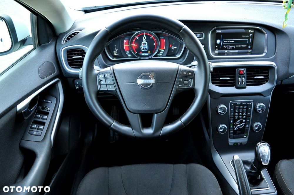 Volvo V40 D2 Momentum - 6