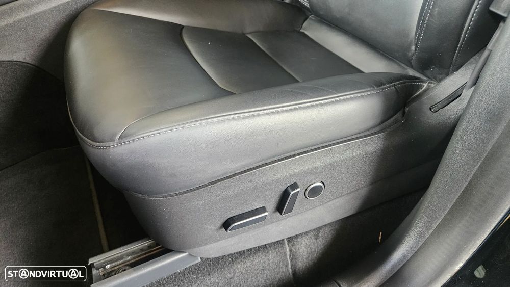 Tesla Model Y Long Range Dual Motor AWD - 15