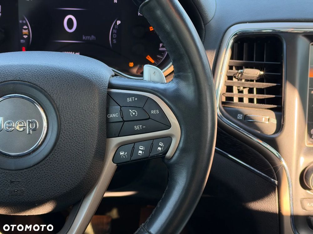 Jeep Grand Cherokee - 11