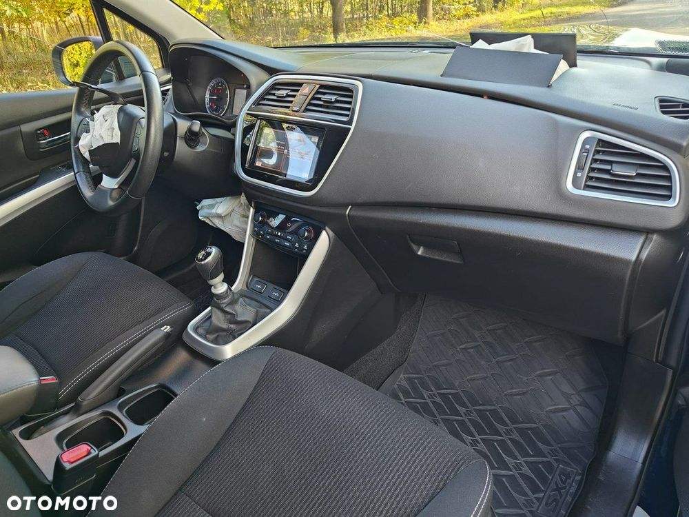 Suzuki SX4 S-Cross - 12