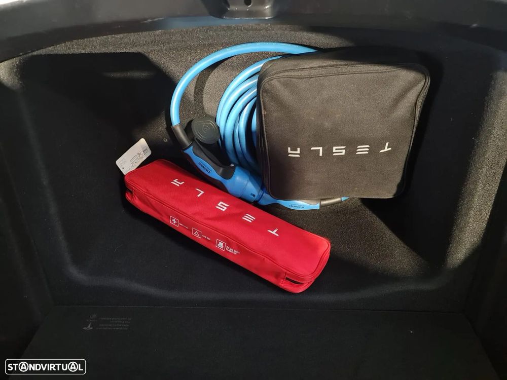 Tesla Model 3 Long Range AWD Dual Motor Performance - 12