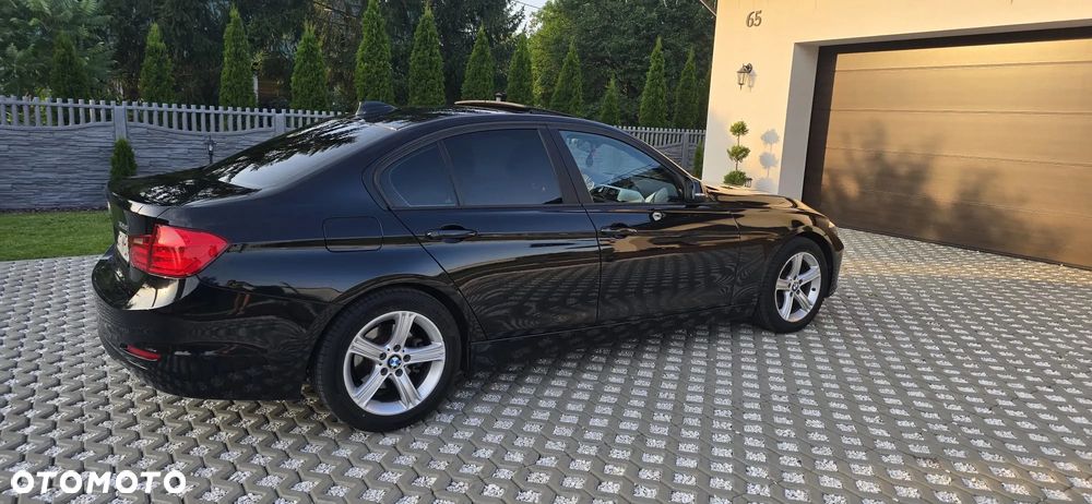 BMW Seria 3 328i - 4