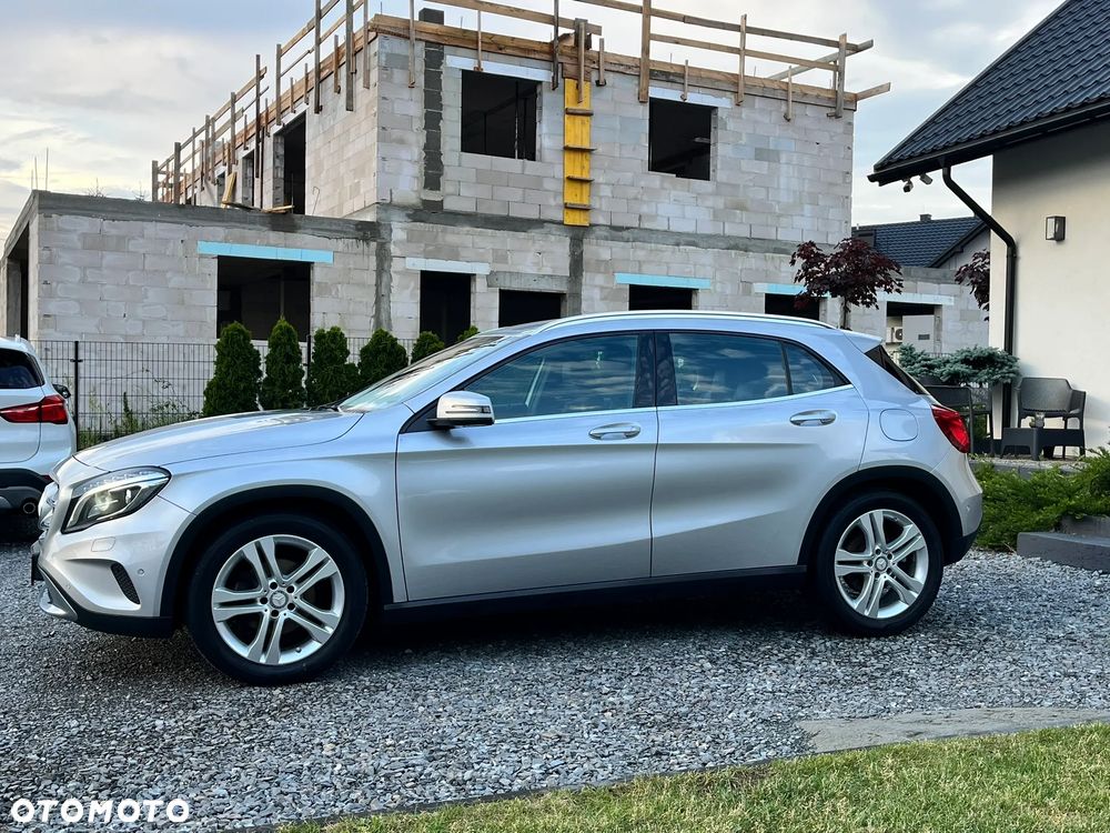 Mercedes-Benz GLA 180 - 26
