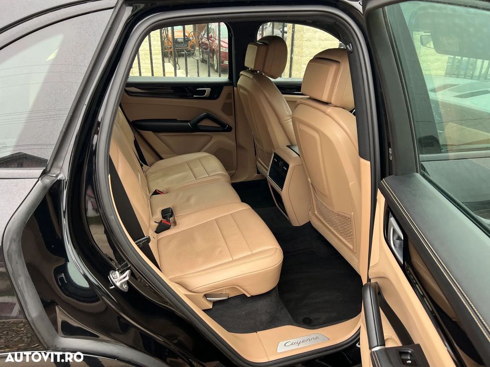 Porsche Cayenne Tiptronic S - 10