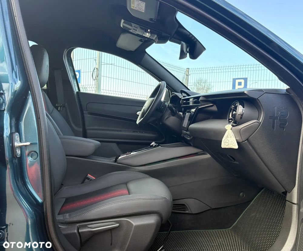 Alfa Romeo Junior 1.2 mHEV Ibrida Speciale eDCT - 28