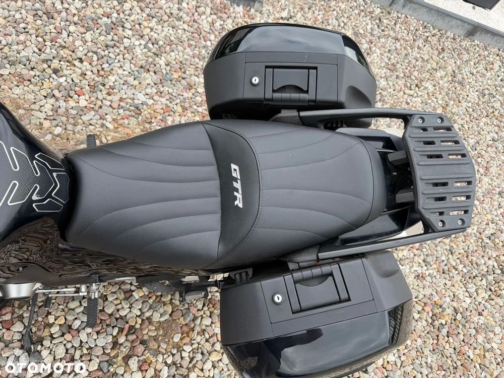 Kawasaki GTR - 9