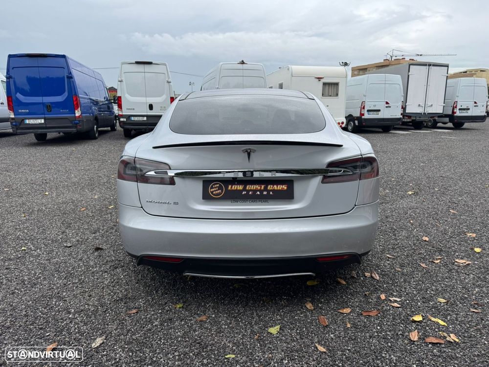 Tesla Model S 60D - 10