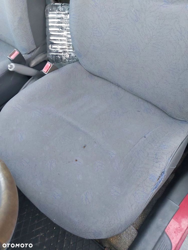 Toyota Yaris I 99 - 05 fotel lewy przód przedni - 3