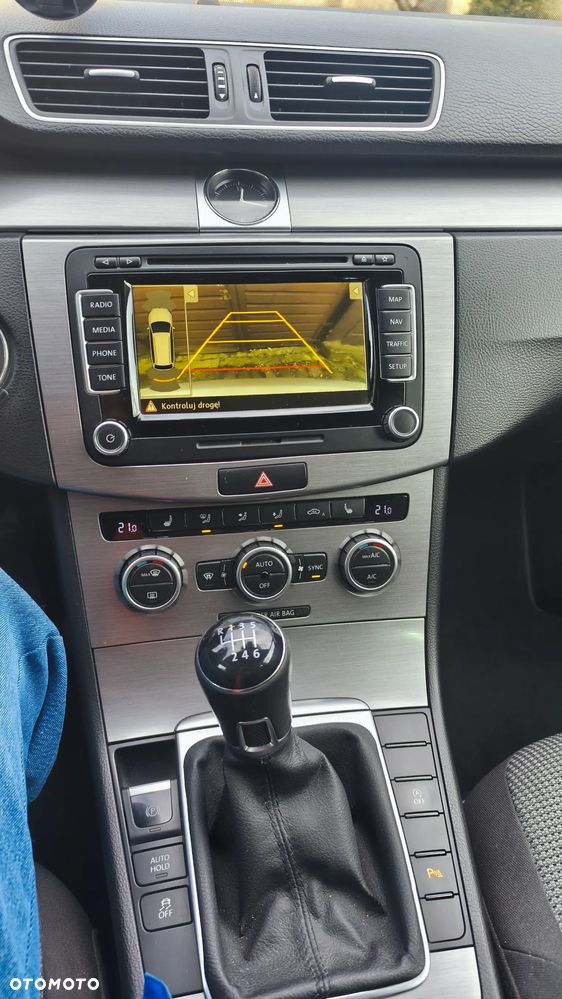 Volkswagen Passat 2.0 TDI BlueMotion Technology Comfortline - 6