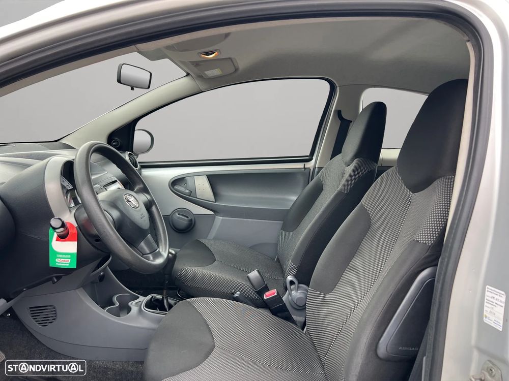 Toyota Aygo 1.0 + AC - 9