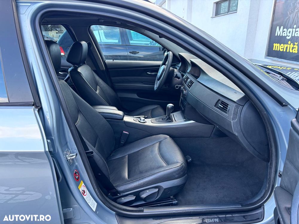 BMW Seria 3 320d DPF Touring Aut. - 16