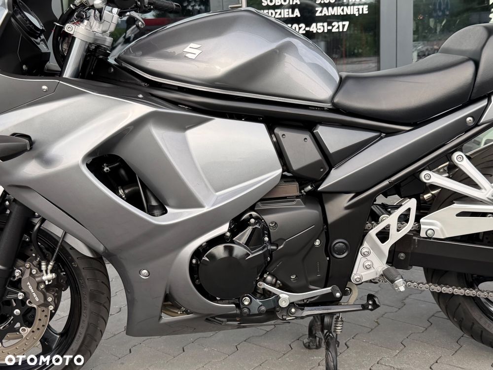 Suzuki GSX - 31