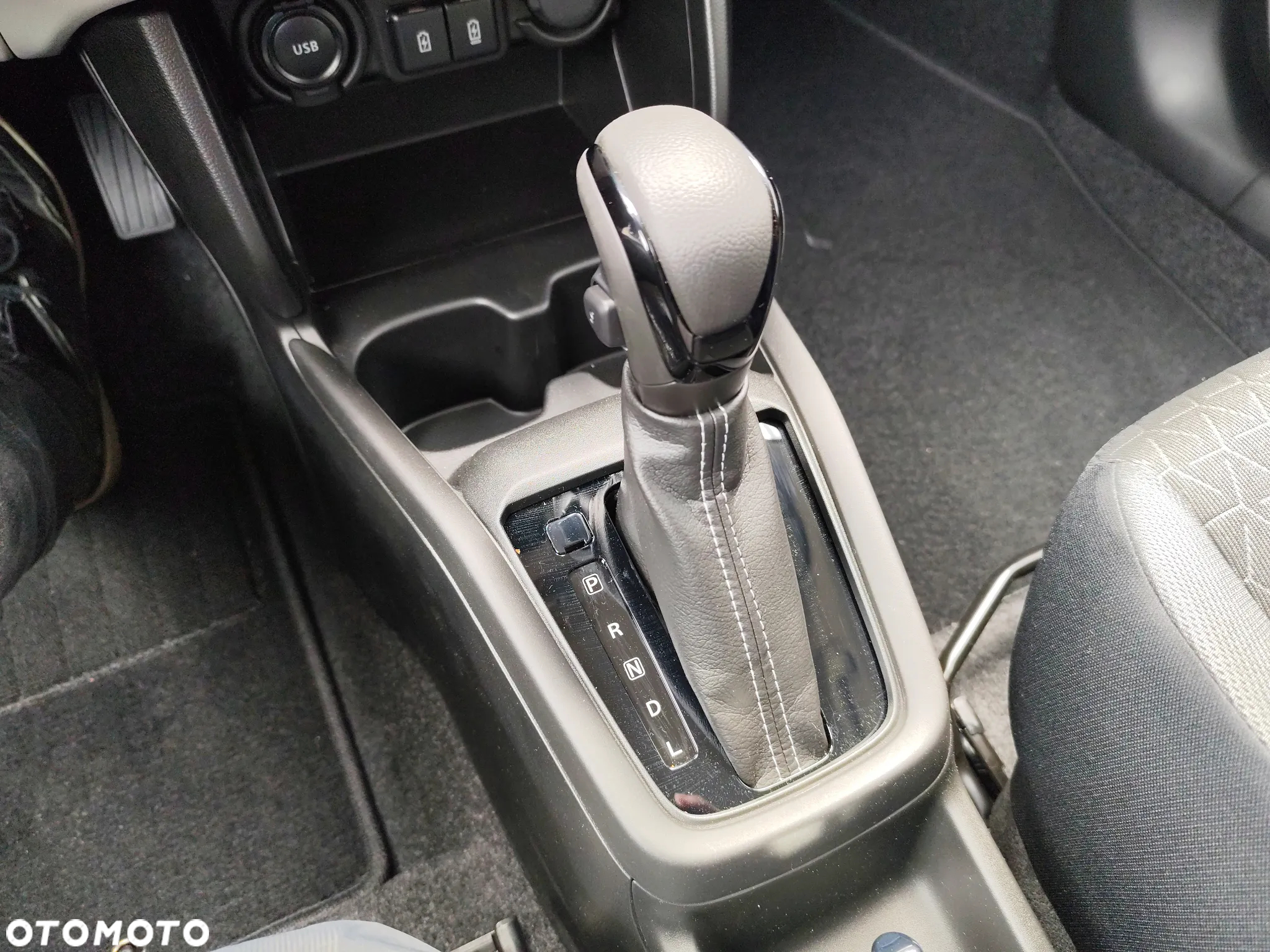 Suzuki Swift 1.2 Dualjet SHVS Premium Plus CVT - 14