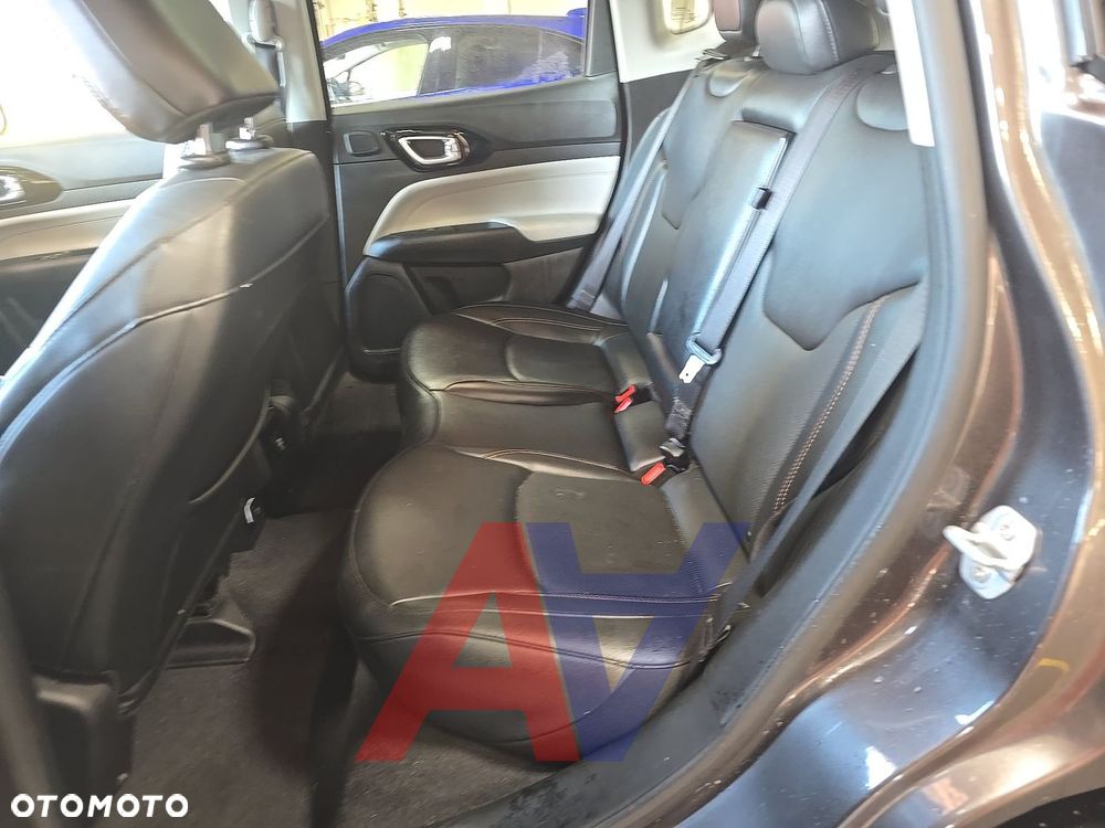 Jeep Compass - 10