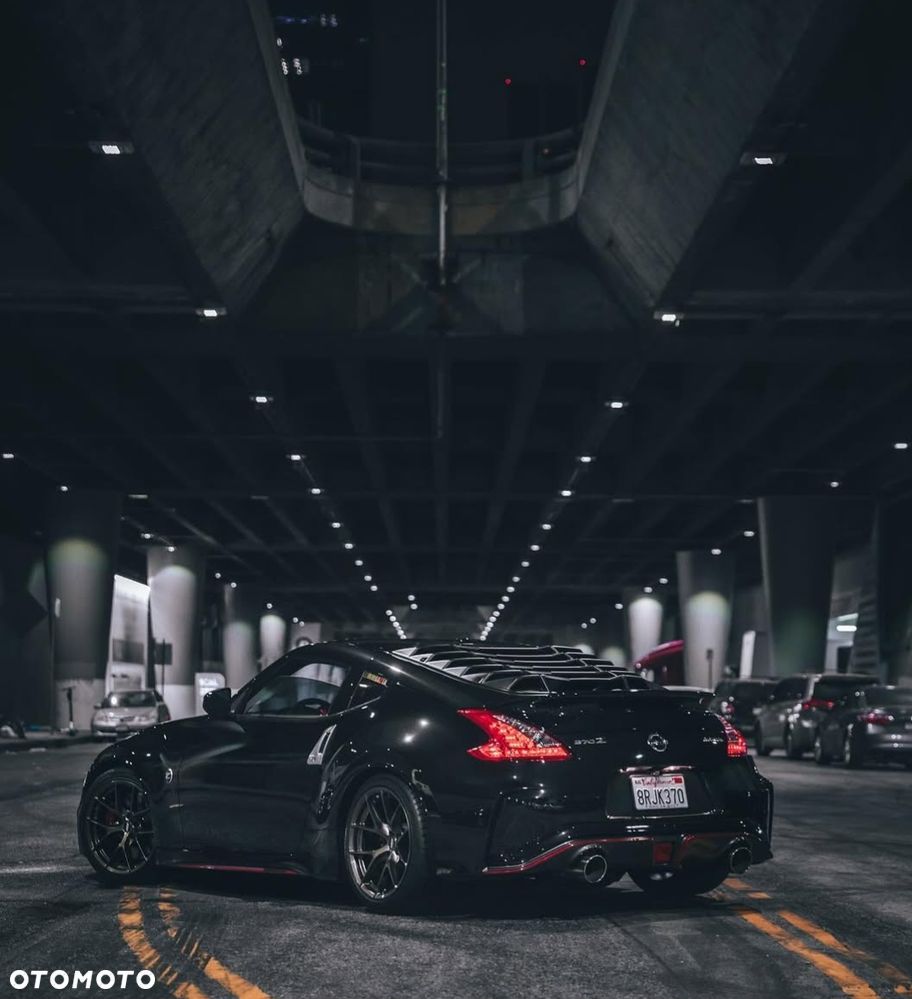 Nissan 370 Z - 18