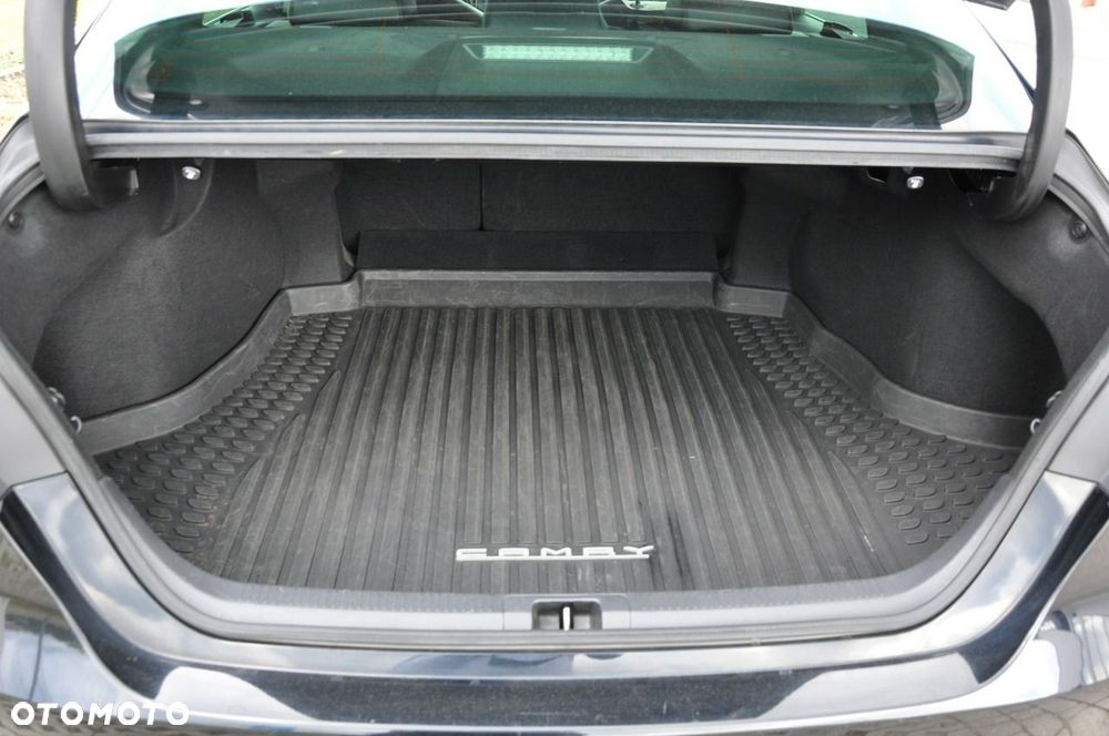 Toyota Camry - 28