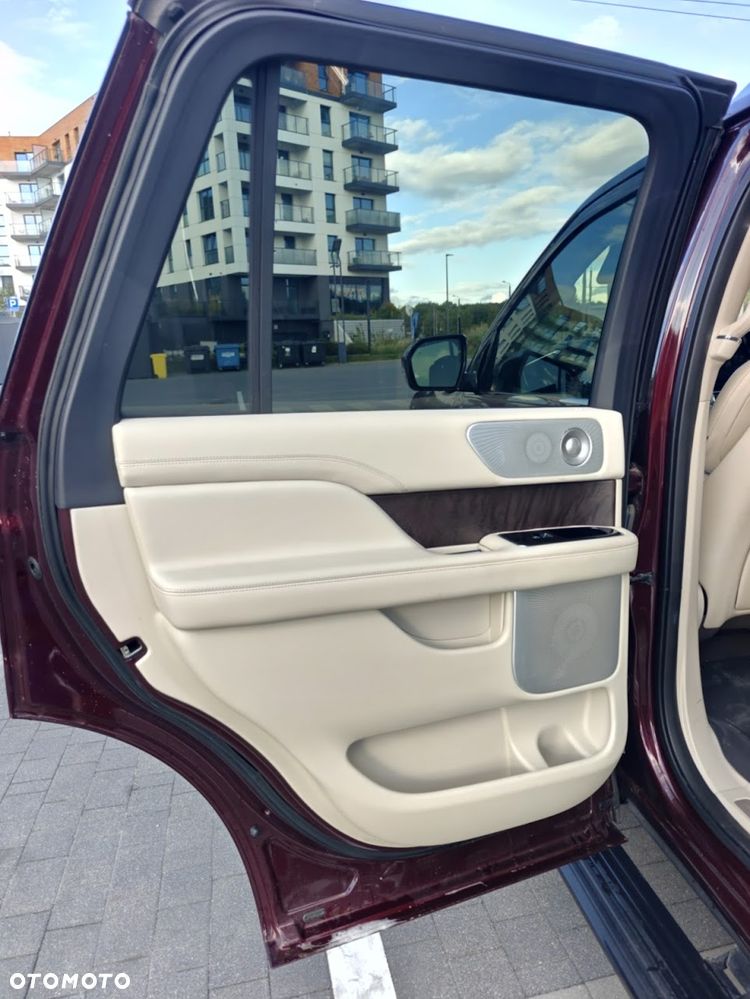 Lincoln Navigator - 9