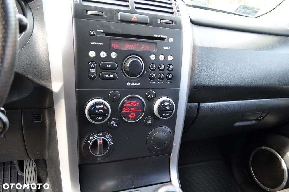 Suzuki Grand Vitara 2.0 Comfort - 21