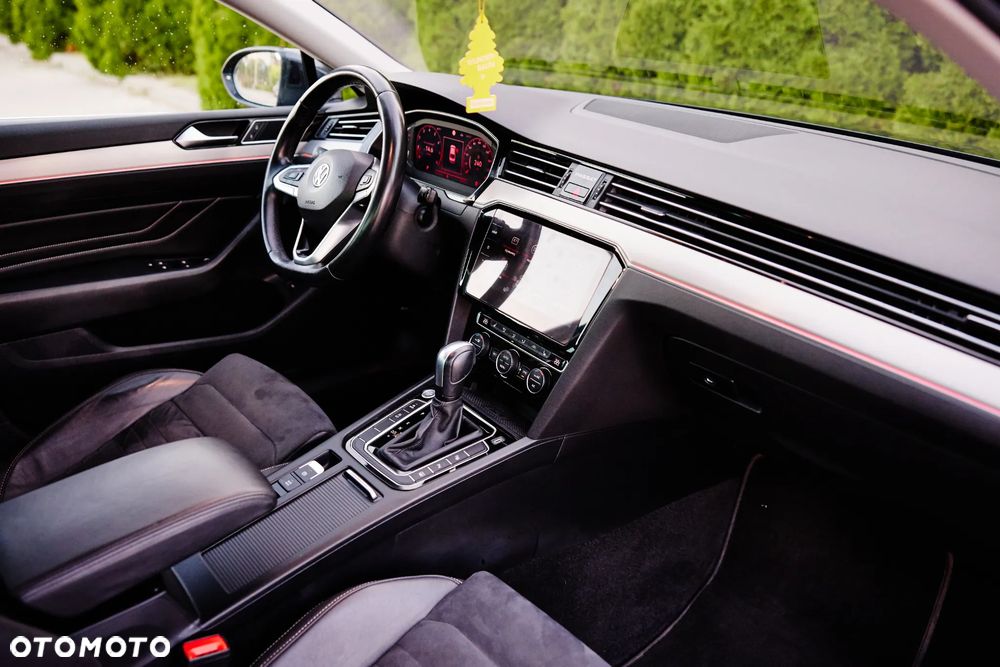 Volkswagen Passat 2.0 TSI Business DSG - 29