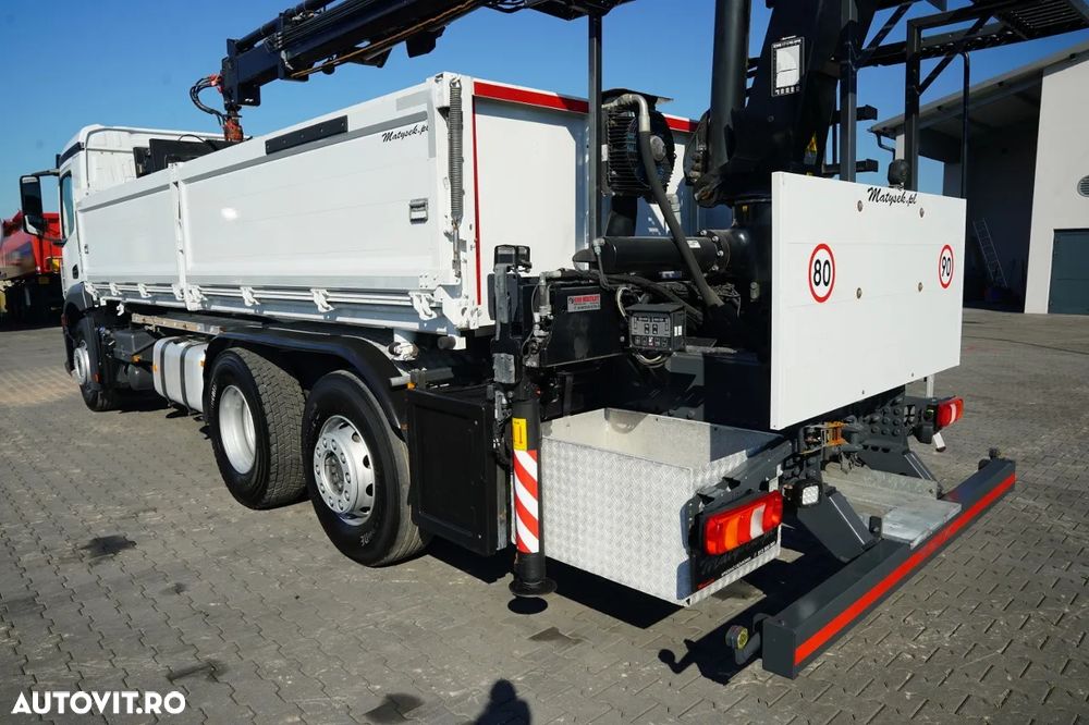 Mercedes-Benz AROCS 2536 / 6x2 / BASCULABILĂ PE 3 PĂRȚI - 6,6 M / MACARAUA HIAB 177 K PRO / CAPACITATE MAX. DE RIDICARE: 4.100 KG / RAZĂ MAX. DE ACȚIUNE: 11,0 M / ROTATOR / TELECOMANDĂ / TRANSMISIE AUTOMATĂ - 20