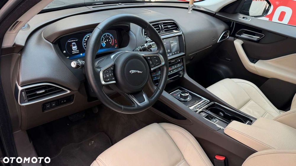 Jaguar F-Pace - 22