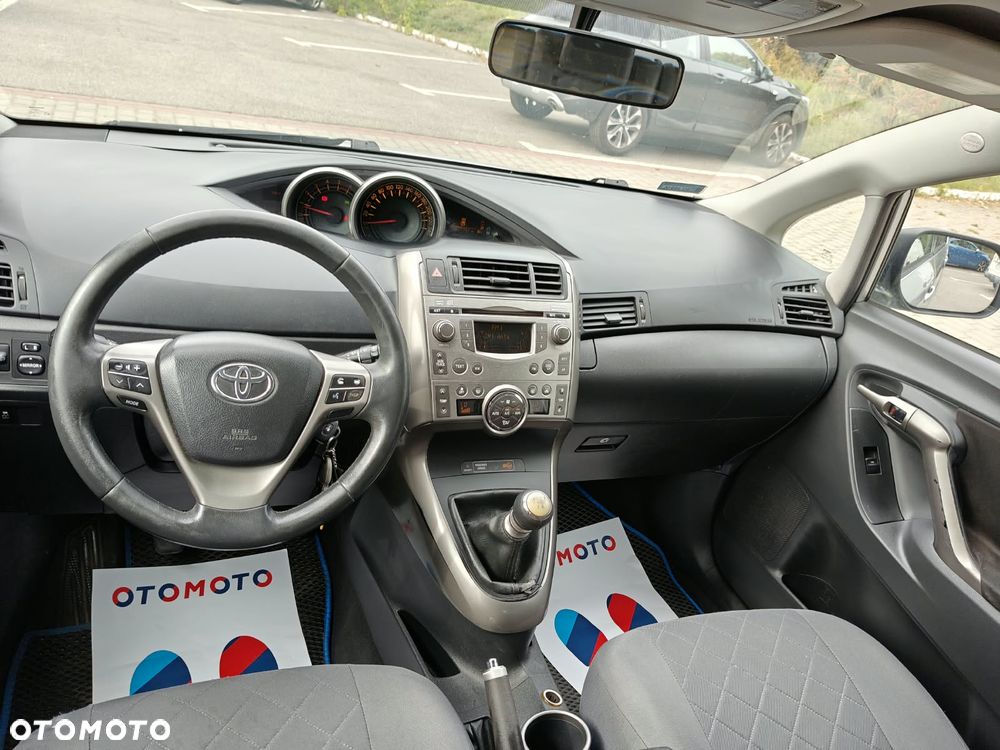 Toyota Verso 2.0 D-4D Premium - 18