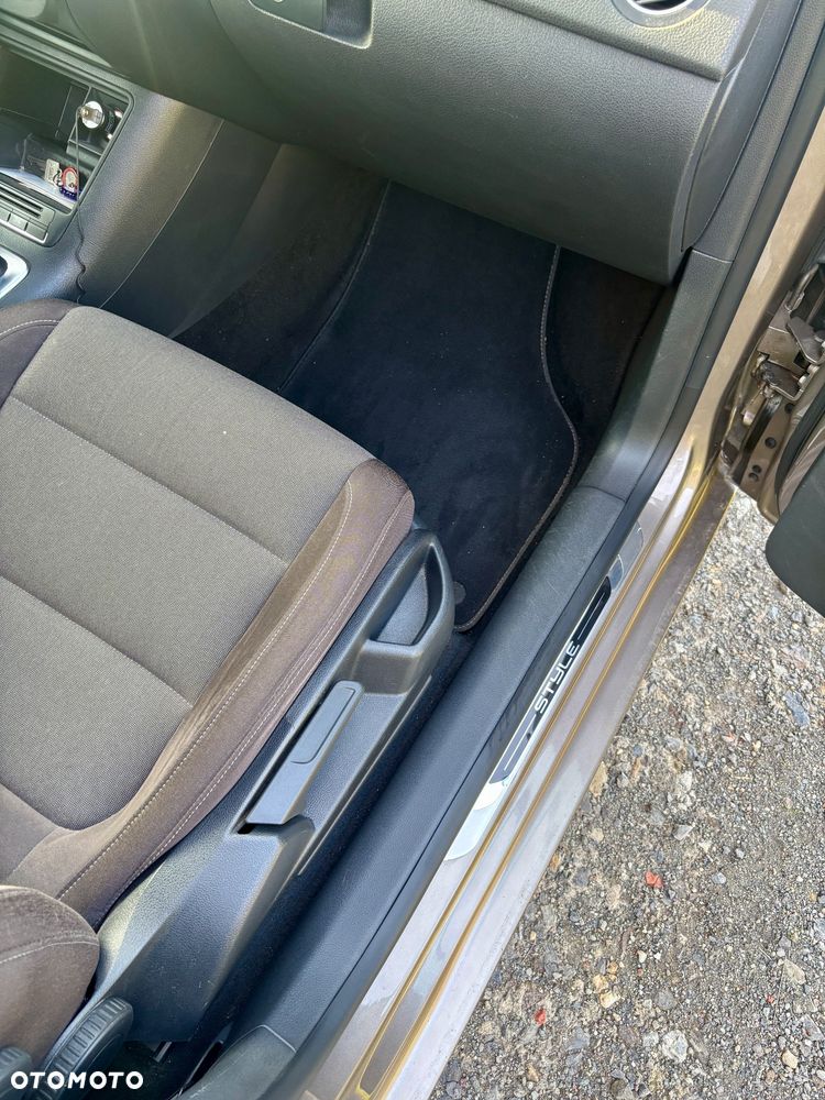 Volkswagen Golf Plus 2.0 TDI DPF DSG Style - 10