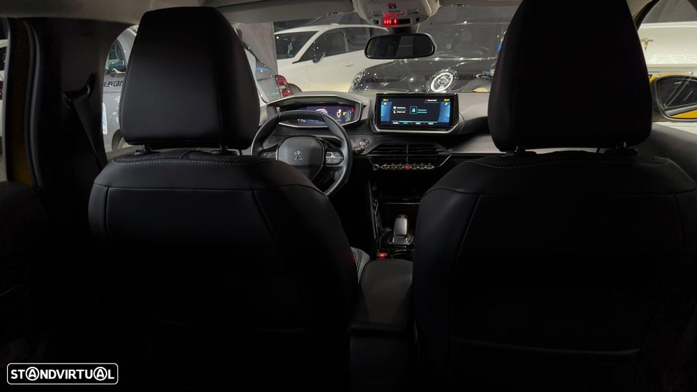 Peugeot e-208 Allure Pack - 44