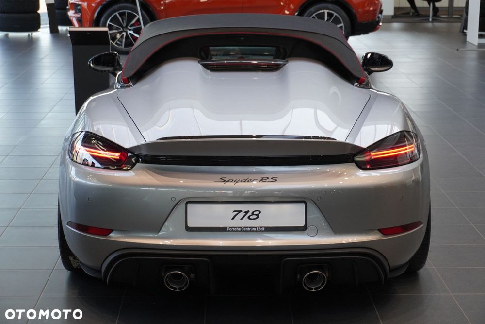 Porsche 718 Spyder - 4