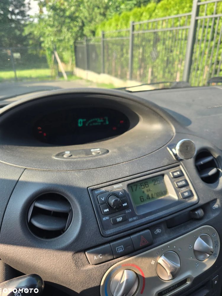 Toyota Yaris - 2