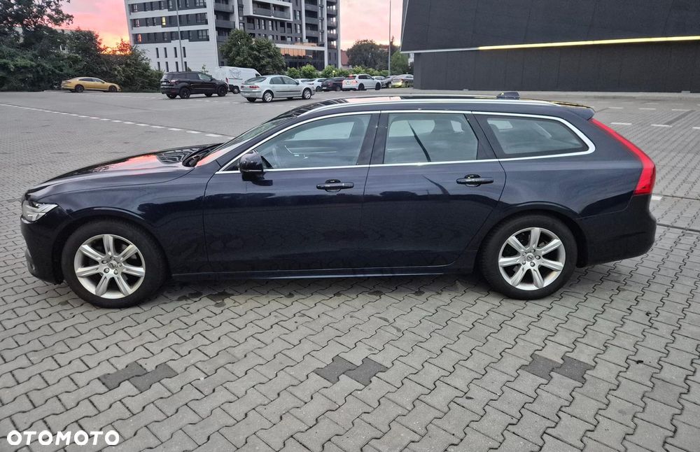 Volvo V90 D4 Momentum - 4