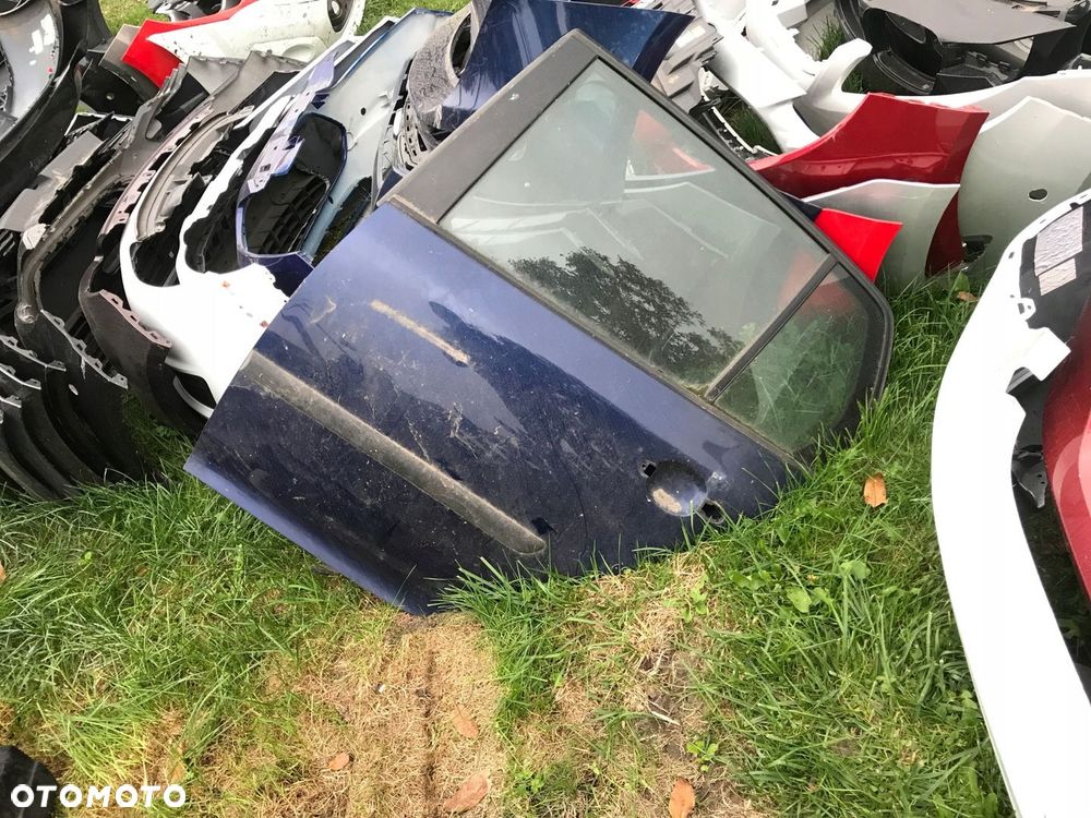GOLF 5 DRZWI PRAWY LEWY TYL KPL INNE - 2